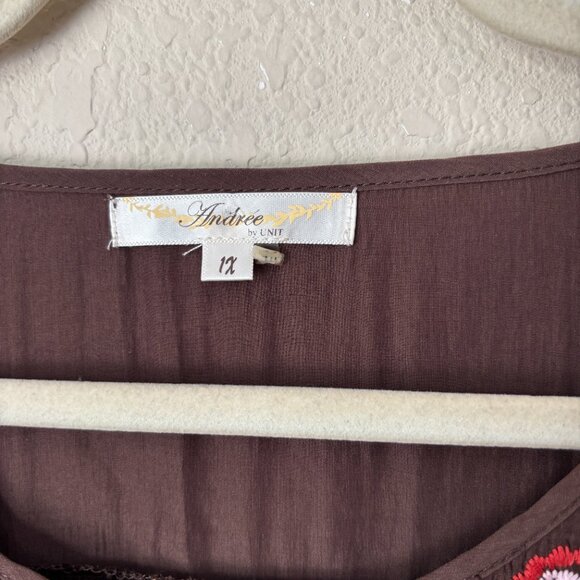 Andree by UNIT 1X Floral Embroidered Longline Sharkbite Hem Blouse Top - Picture 3 of 12